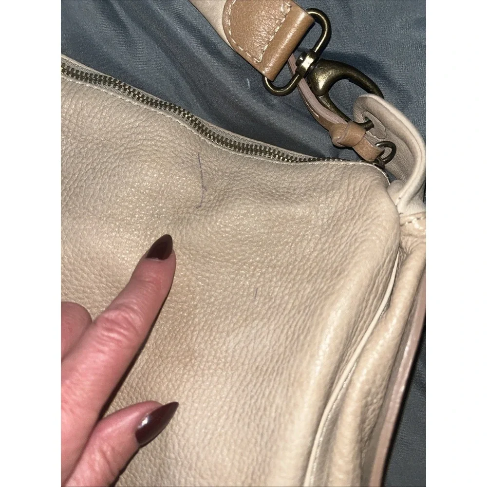 BRUNO ROSSI Beige/Tan Leather Large Shoulder Handbag Purse Hobo‎ - Needs Cleaned